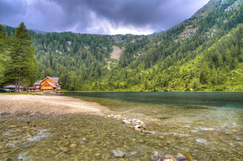 Rifugio Lago Nambino Madonna エクステリア 写真